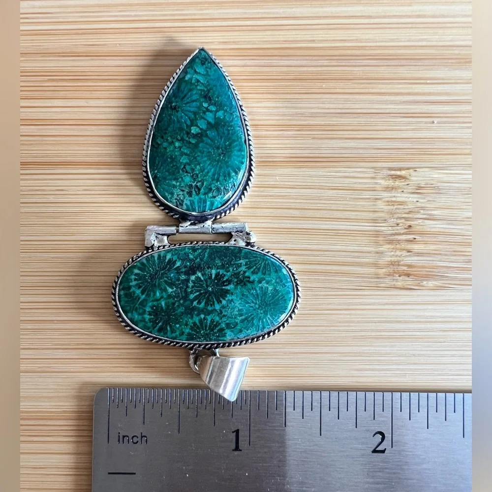 Green Fossilized Coral Silver Pendant - Picture 5 of 5